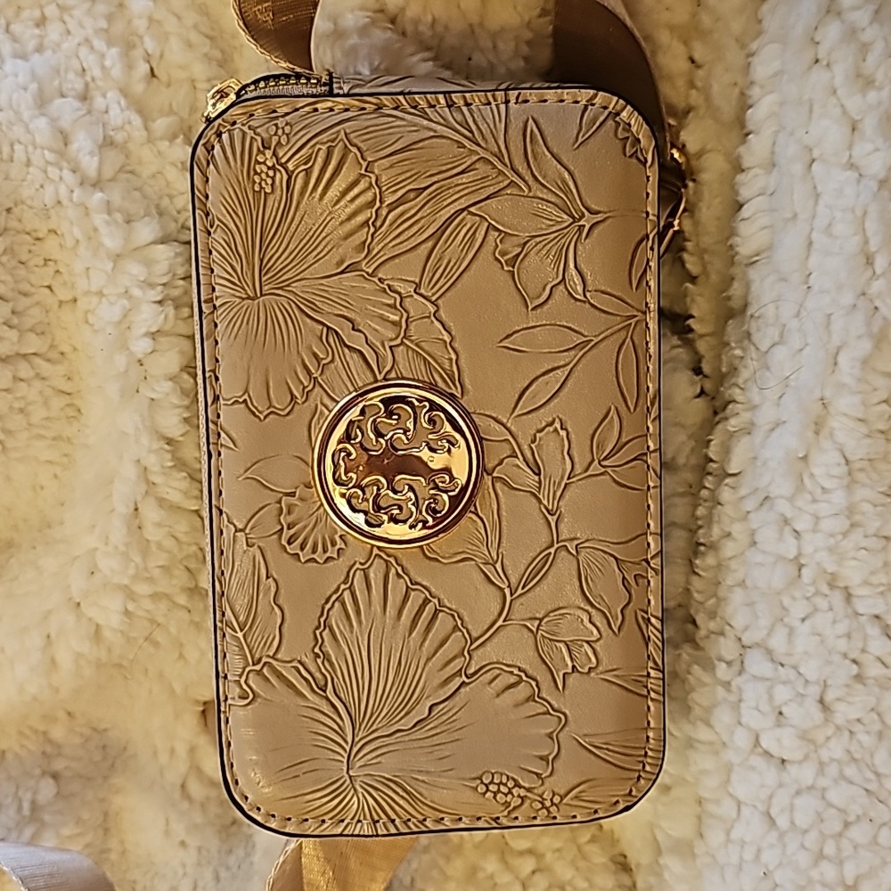 NWOT  Crossbody Bag Vegan Leather